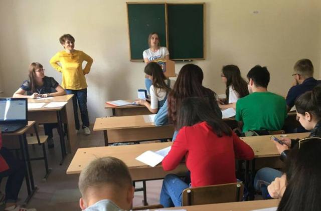 студенти-історики захищають практик